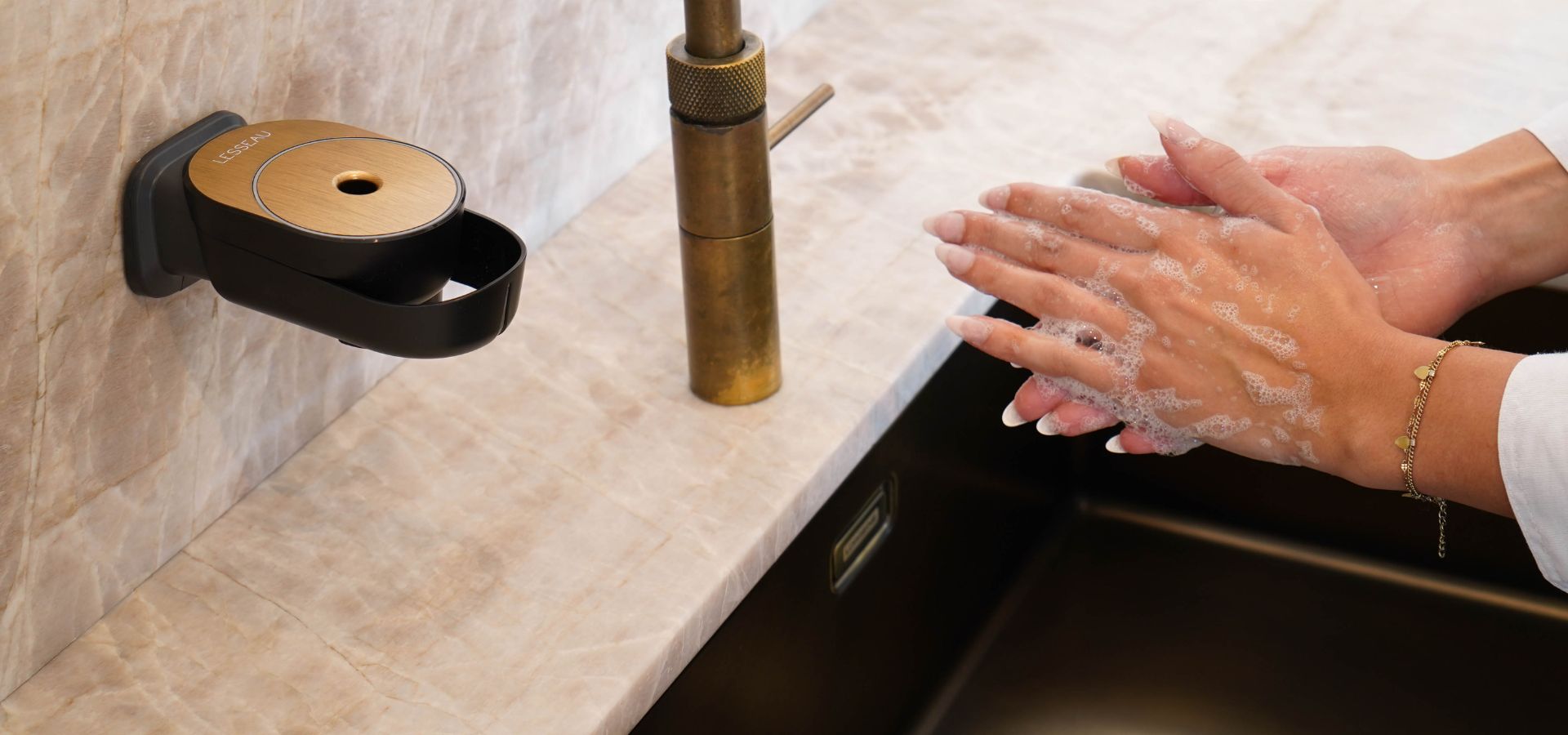 slider image slider_item_M9xH8B