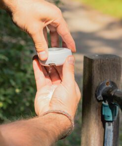 Travel Zeepdispenser In De Natuur